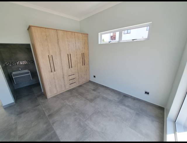 3 BEDROOM HOUSE FOR SALE IN PORT OWEN